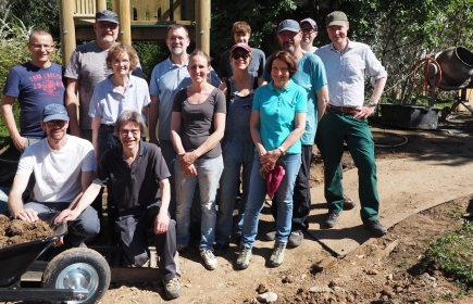 Mitglieder*innen des Rotary Clubs Allschwil - Regio Basel mit Familienverstärkung im Hands on - Einsatz